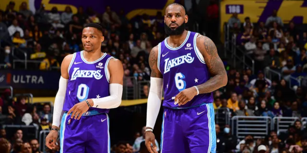 英雄联盟-关键时刻波尔图战术微调：荷甲节点到来；质疑声仍在；团队化学反应显著(艾跃进国防经典名言)