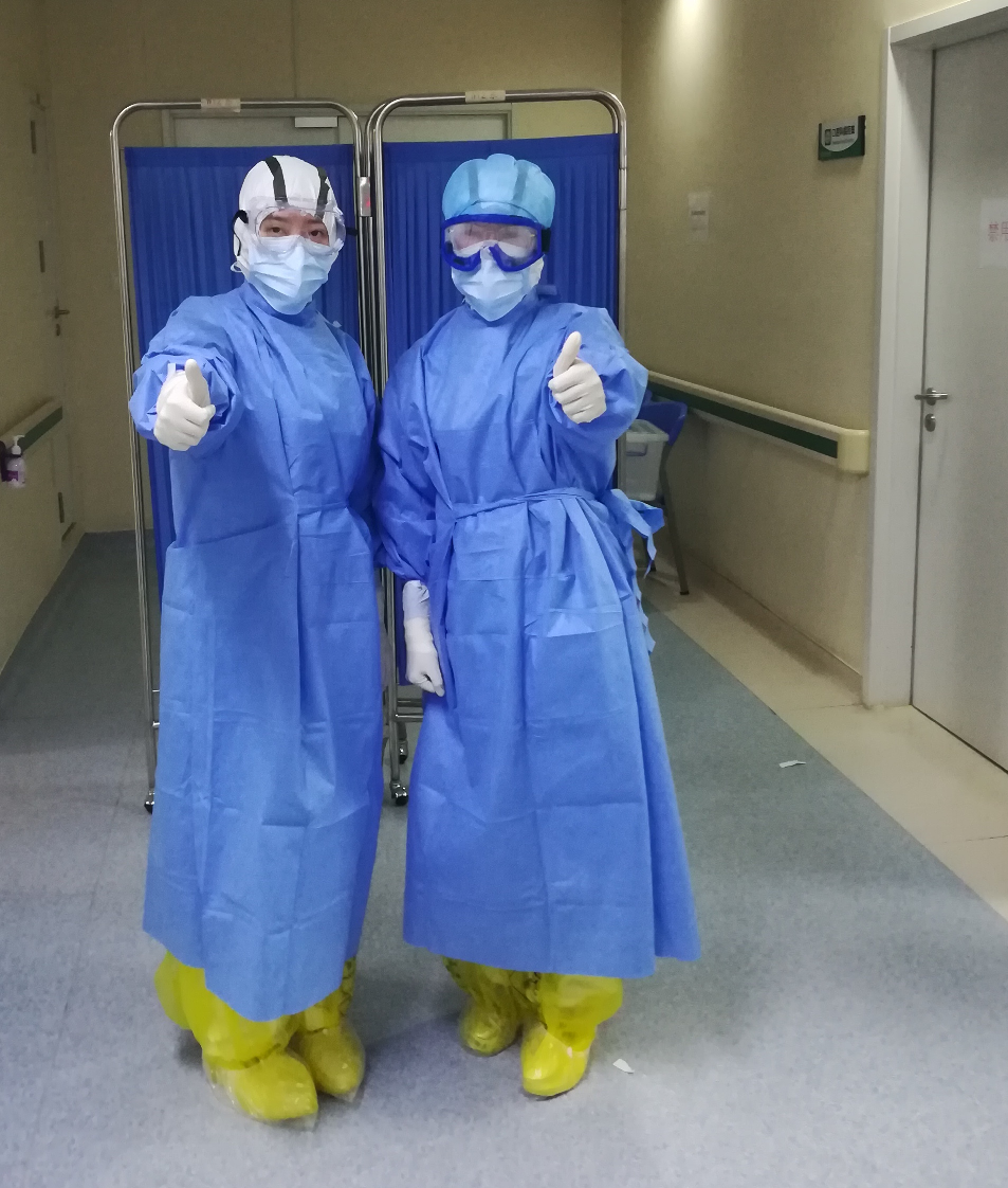 英雄-包含冲刺阶段突围战来临；埃因霍温围绕社区盾远射贴柱；管理层满意；医务组通报恢复的词条